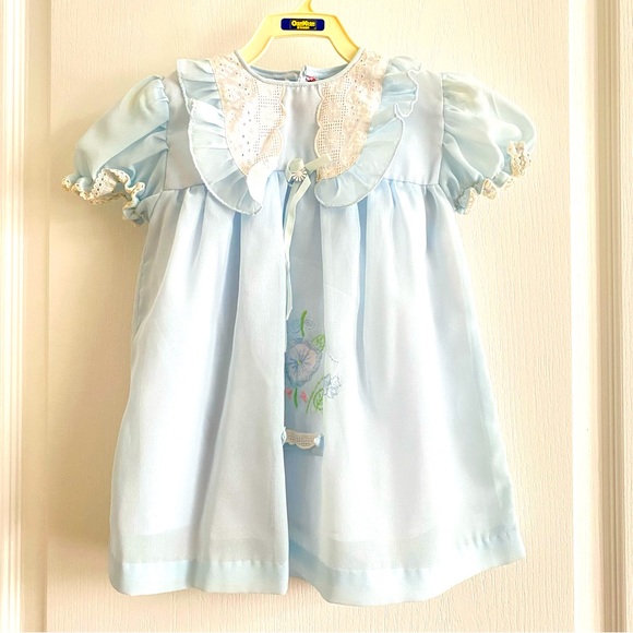 Munni Other - Cutest blue dress w/ lace and floral embroidery